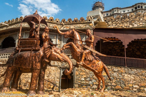 Gita di un giorno a Nathdwara, Tempio Eklingji con Haldighati