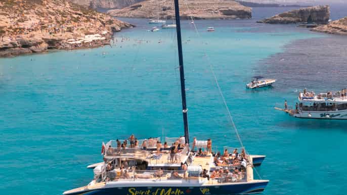 Comino: crociera in catamarano Blue Lagoon con pranzo e open bar