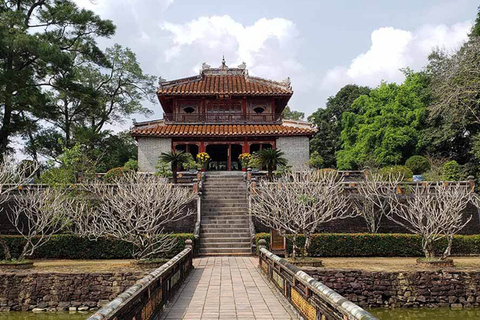 FROM HUE : HUE CITY TOUR AND DRAGON BOAT TRIPHue city tour and dragon boat trip