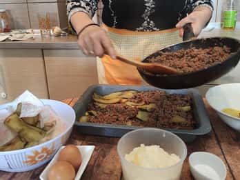 Thessaloniki: Cooking & Dining Experience with Greek Family