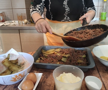 Thessaloniki: Cooking & Dining Experience with Greek Family