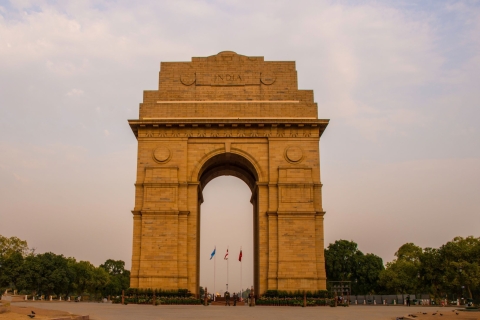 One Day New Delhi and Old Delhi City Tour With Guide