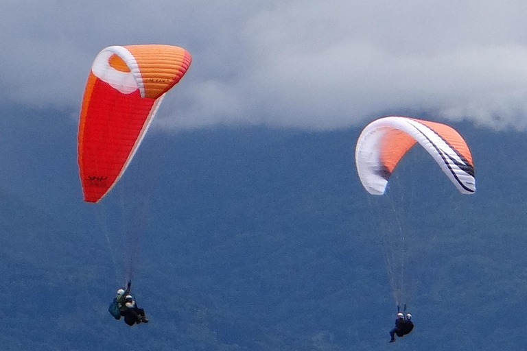 Grenoble: Pierwszy lot na paralotni.