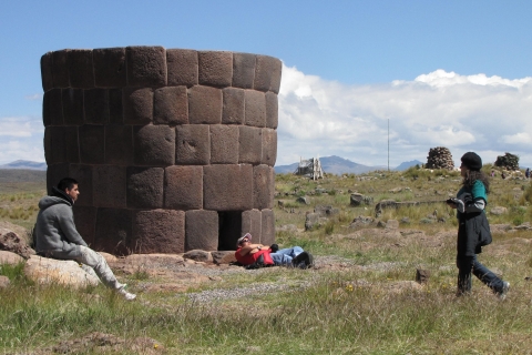 Z Puno: wycieczka do grobowców Sillustani przed InkamiWycieczka do Sillustani pre Inca Grobowce - hotele miejskie