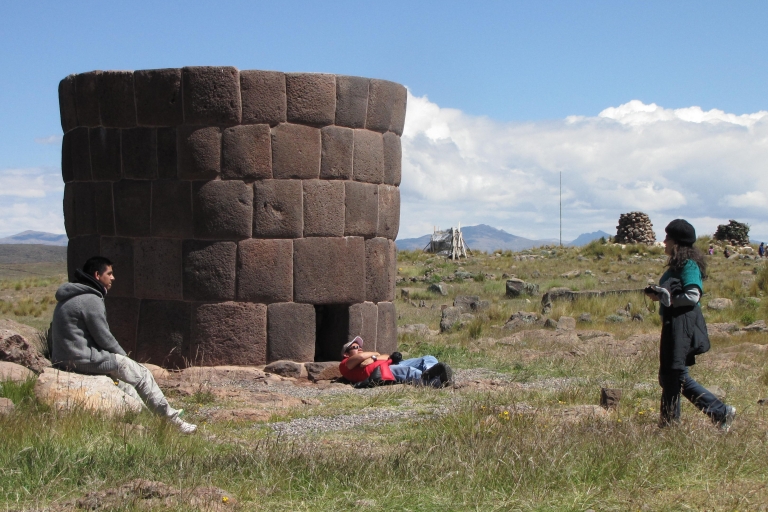 Van Puno: Tour naar Sillustani pre-Inca-gravenTour naar Sillustani pre Inca Tombs - City Hotels