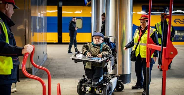 Amsterdam: Train Transfer Schiphol Airport from/to Amsterdam photo 11