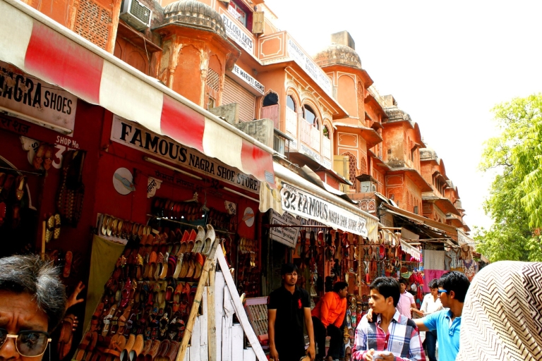 Jaipur : Visite privée de shopping avec prise en charge et retourVisite en voiture AC SUV Toyota Innova