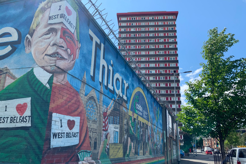 Visite des peintures murales de Belfast et des taxis politiques.Visite en taxi de Belfast, de la politique et des peintures murales.