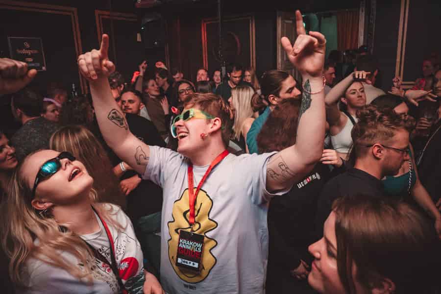 Krakau: Kneipentour mit 1 Stunde unbegrenzten alkoholischen Getränken. Foto: GetYourGuide Krakau: Kneipentour mit 1 Stunde unbegrenzten alkoholischen Getränken. Foto: GetYourGuide
