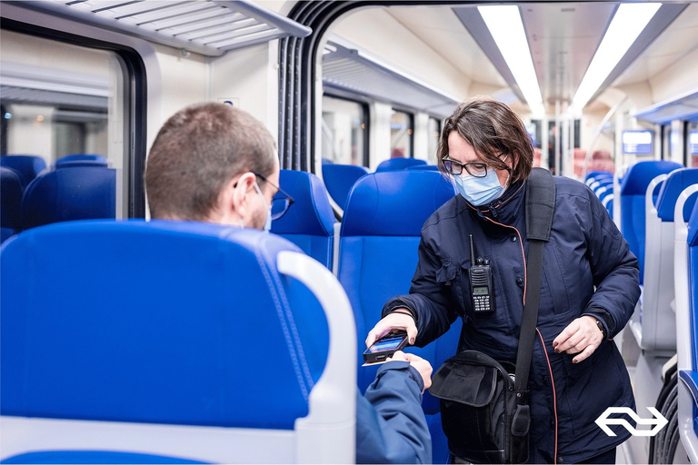 Amsterdam: Treintransfer Schiphol Airport van/naar Den HaagSingle van Schiphol Airport naar Den Haag - First Class