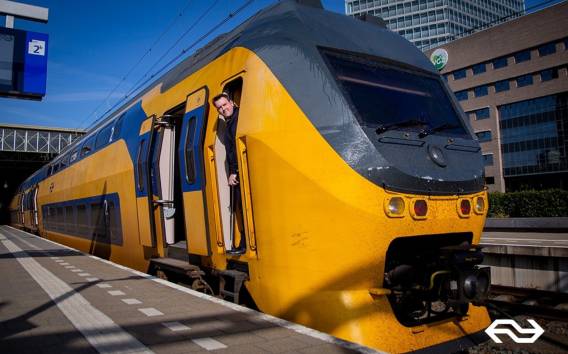 Amsterdam: Zugtransfer Schiphol Flughafen von/nach Eindhoven