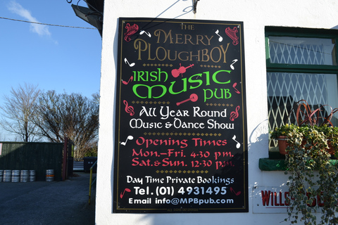 Dublin: Irish Night Show at the Merry Ploughboy Pub Dinner and Show