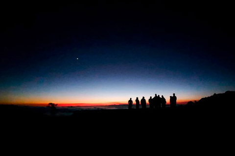 Tenerife: Tour serale al tramonto e osservazione delle stelle sul Teide + cenaTour in inglese