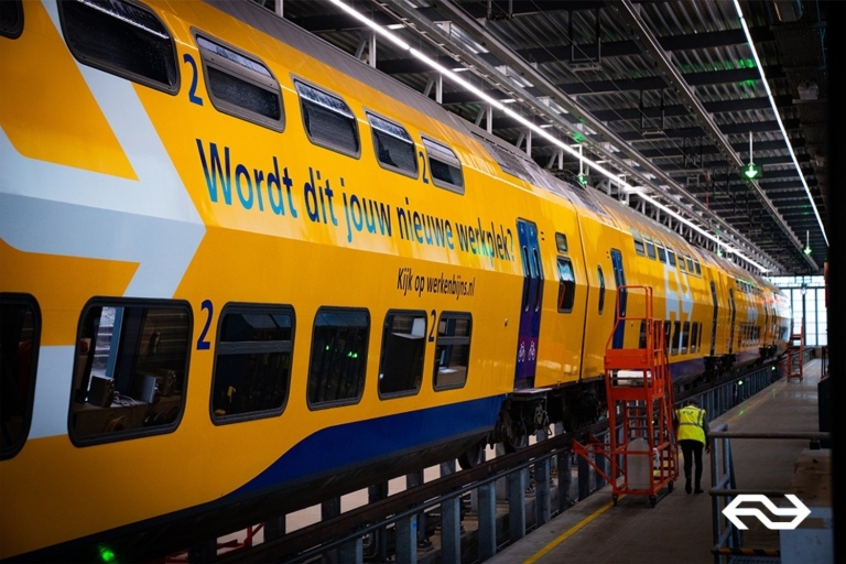 Amsterdam: Traslado en tren al aeropuerto de Schiphol desde/hacia RotterdamAeropuerto de Schiphol a Rotterdam - 1ª Clase (1,7€ de tasa incluida)