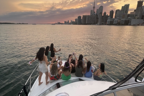 Prive-luxejacht Sightseeing Prosecco-cruiseToronto Luxe Jacht Sightseeing Prosecco Cruise!