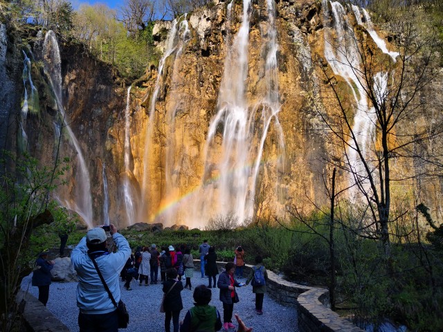 Visit Plitvice Dream: Guided Walking Tour (Fr, De, Spa, It, Eng) in Plitvice Lakes National Park
