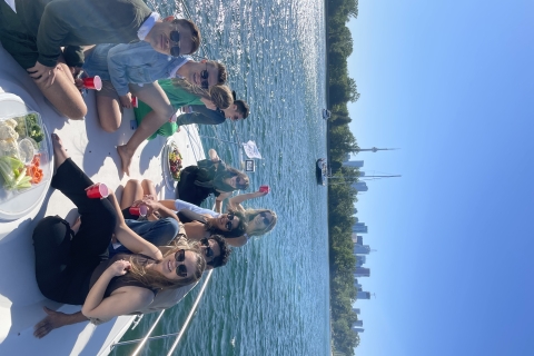 Private Luxusyacht Sightseeing Prosecco-KreuzfahrtToronto Luxusyacht Sightseeing Prosecco Cruise!