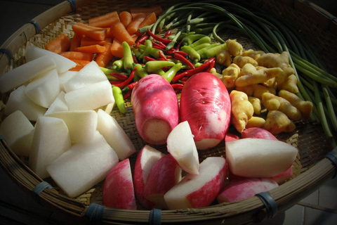 Chengdu: Sichuan Pickles Class with Market Visit & Meal