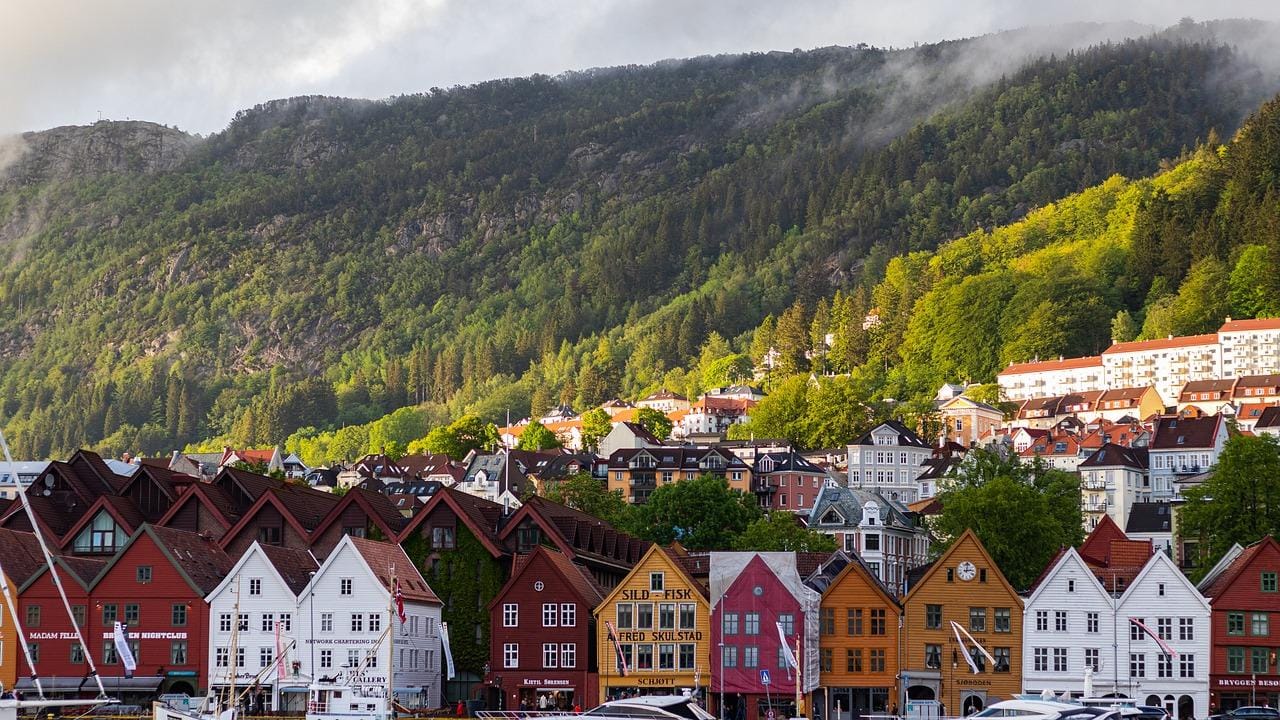 Norwegische Küstenstädte: Audioguide-App für Smartphones