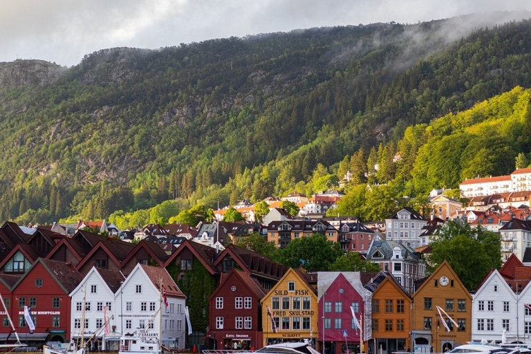 Recorridos urbanos por la ruta Postschiffroute en Noruega (alemán)