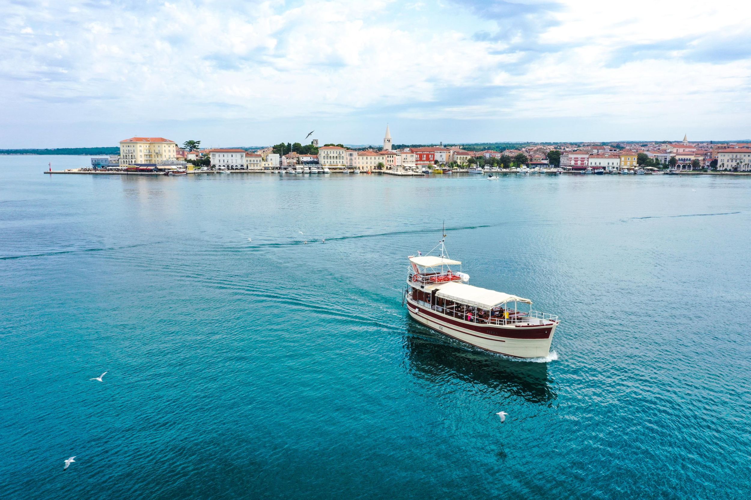 Poreč: Delfin-Bootstour mit inbegriffenen Getränken