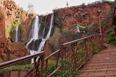 Majestosas cachoeiras de Ouzoud: Caminhada guiada e aventura de barcoGrupo - Tour Compartilhado a Ouzoud