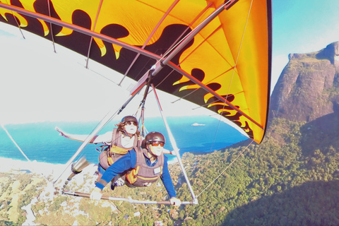 Abenteuer Drachenfliegen in Rio de JaneiroRio de Janeiro: Gleitschirmabenteuer mit Hotelabholung