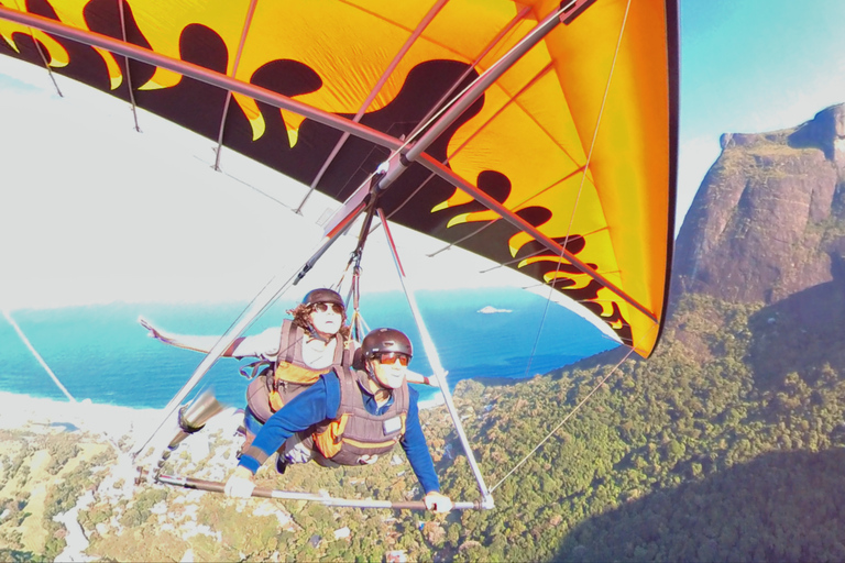 Abenteuer Drachenfliegen in Rio de JaneiroRio de Janeiro: Gleitschirmabenteuer mit Hotelabholung