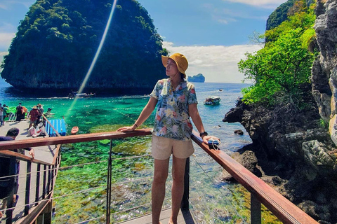 Phuket: Lyxig katamarankryssning till Maya Bay och Khai IslandUpphämtning av hotell i Phuket