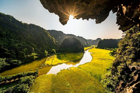 Excursion d'une journée à Ninh Binh, bus, guide, déjeuner et droits d'entrée