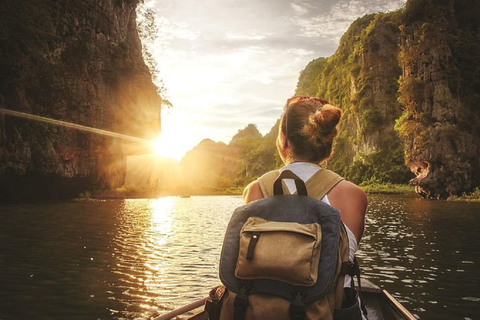 Da Hanoi: Tour guidato di Ninh Binh, pranzo e biglietti d&#039;ingresso