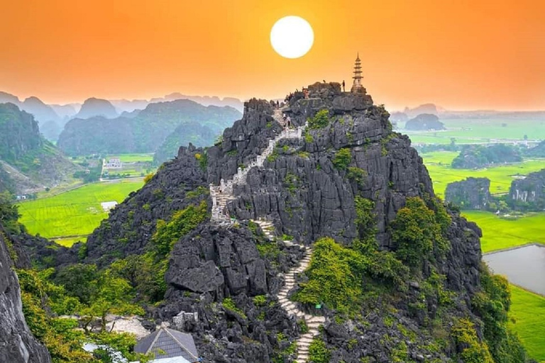 Da Hanoi: Tour guidato di Ninh Binh, pranzo e biglietti d&#039;ingresso