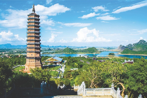 Da Hanoi: Tour guidato di Ninh Binh, pranzo e biglietti d&#039;ingresso