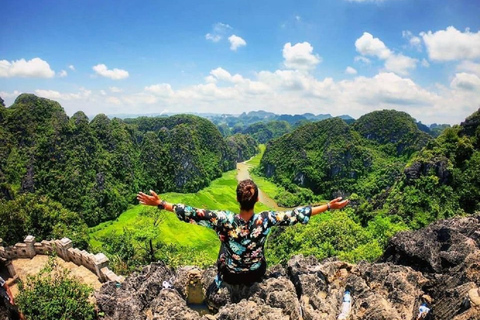 Da Hanoi: Tour guidato di Ninh Binh, pranzo e biglietti d&#039;ingresso