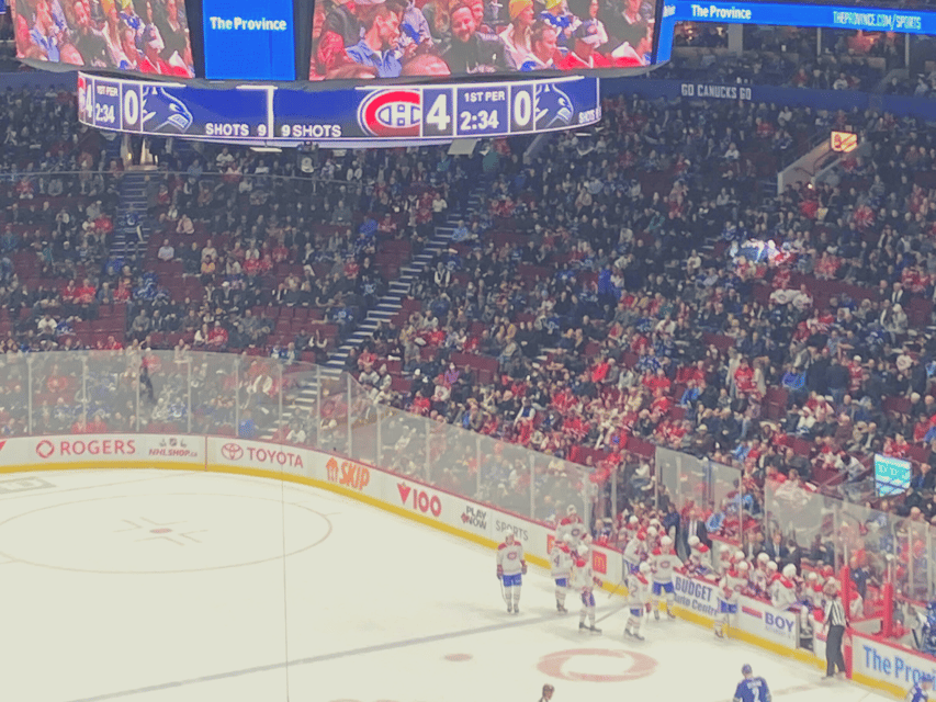 Assistir a um jogo de hóquei no gelo no Canadá - 2023