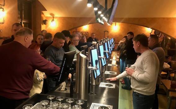 Prag: Tschechische Craft Beer Verkostung mit Selbstzapfanlage