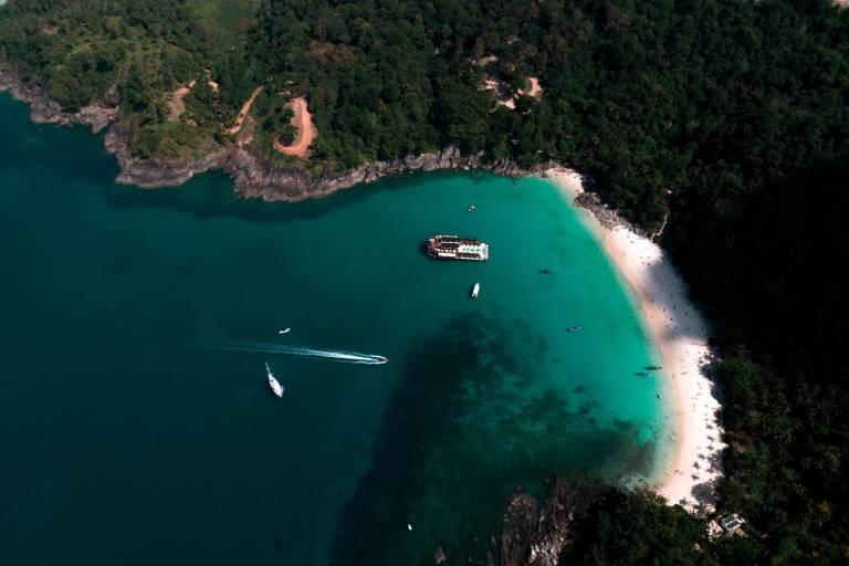 Phuket: YONA Floating Beach Club Tageserlebnis6 Gäste Medium Cabana Option