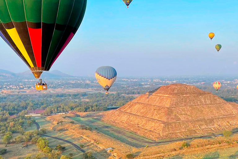 Teotihuacan: Voo de balão de ar quente Balões do céuTeotihuacan: Voo de balão de ar quente pela Sky Balloons