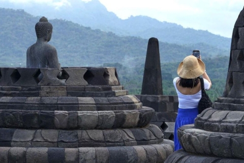 Borobudur und Prambanan Tempel Tour mit AufstiegsmöglichkeitBorobudur Prambanan Geführte private Tour mit Hoteltransfer