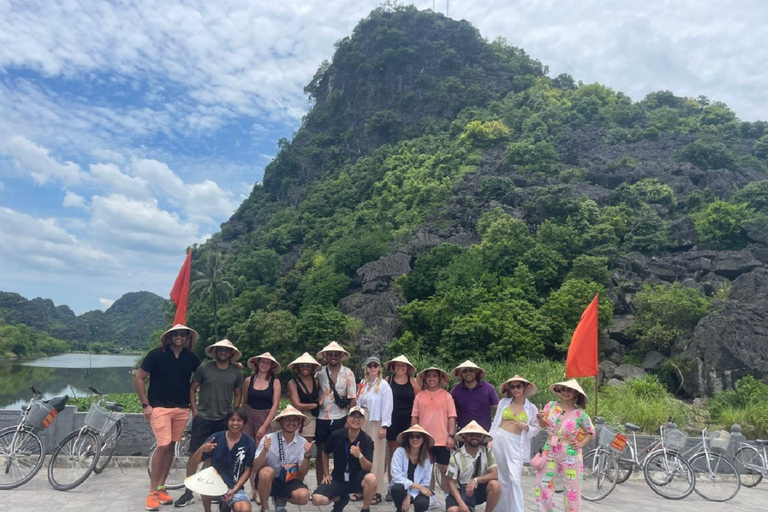 Hanoi: Ninh Binh, Hoa Lu, Tam Coc and Mua Cave Day Trip