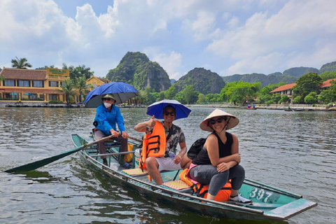 Hanoi: Ninh Binh, Hoa Lu, Tam Coc and Mua Cave Day Trip