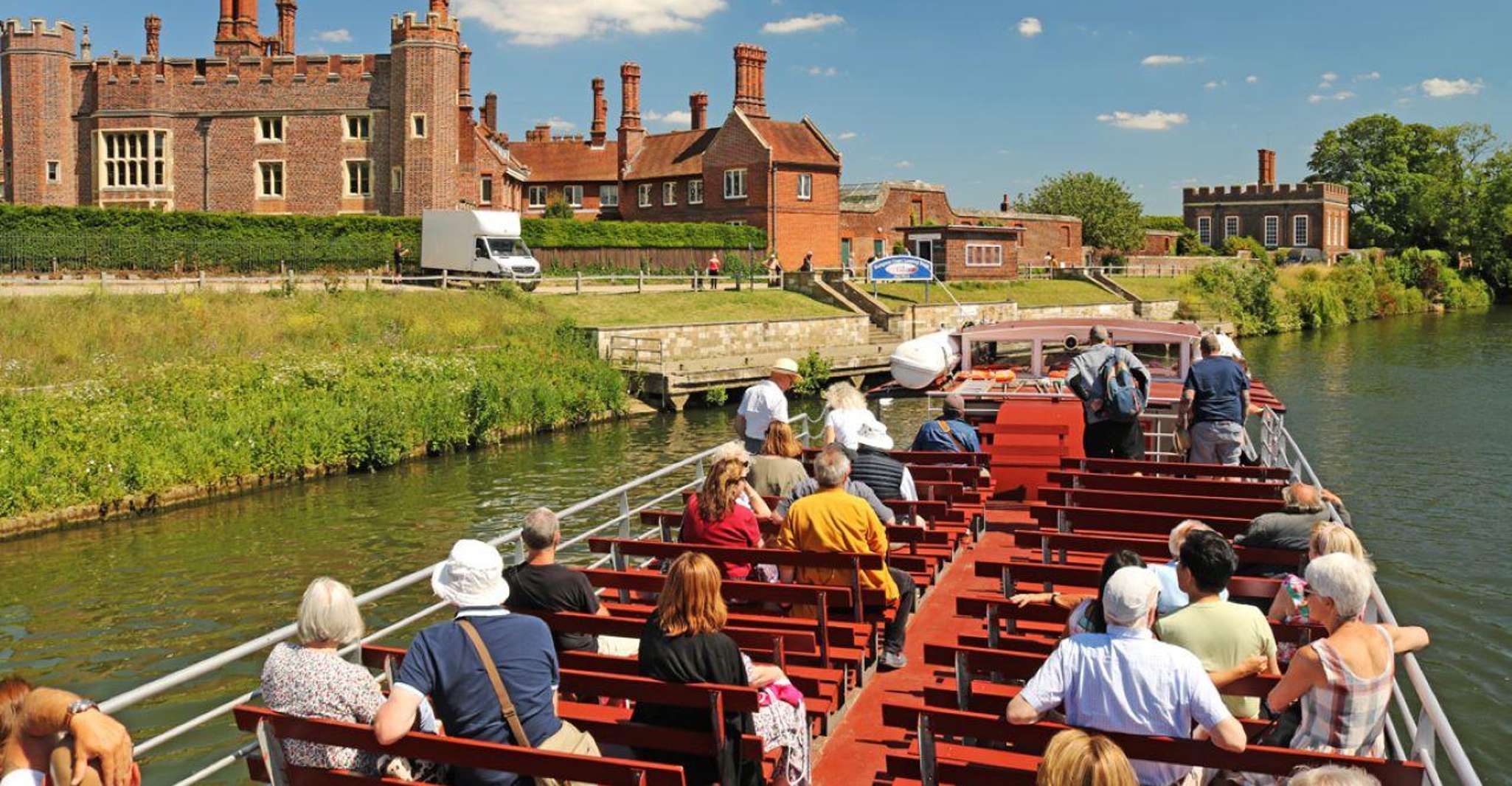 London: Hampton Court to Westminster River Thames Cruise