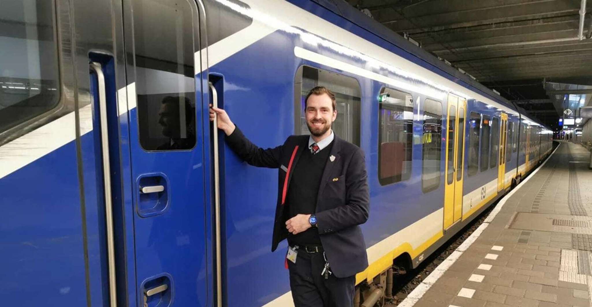 Ámsterdam, Transporte en tren Ámsterdam desde/hasta Leiden - Hizvo