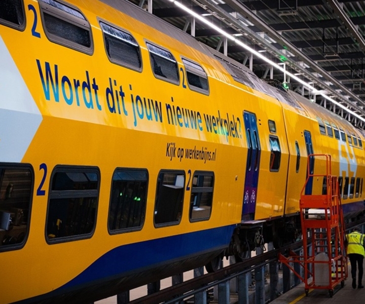 Amsterdam: Train Transfer Amsterdam from/to Leiden