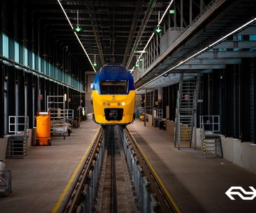 Eindhoven: Train Transfer Eindhoven from/to Amsterdam
