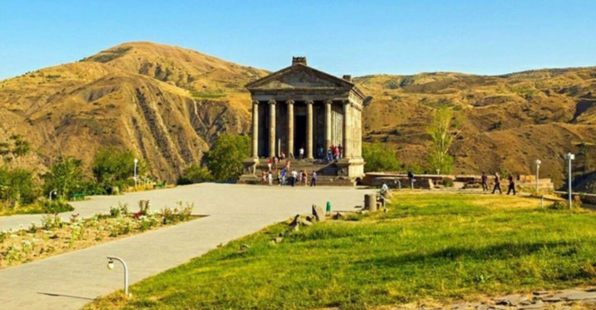 Symphony of Stones, Garni, Geghard, photo stop Charents arch - Housity