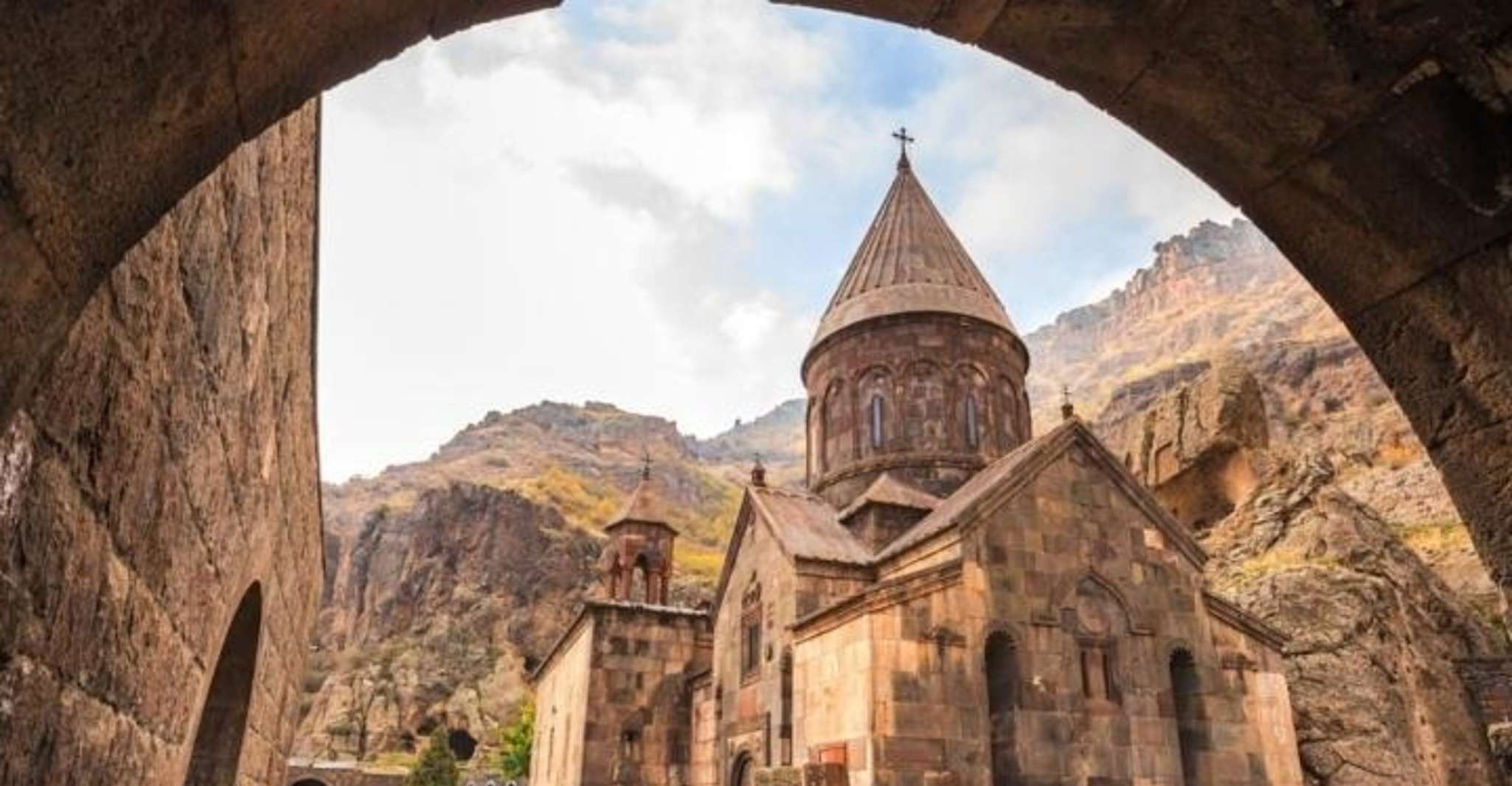 Symphony of Stones, Garni, Geghard, photo stop Charents arch - Housity