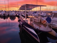 Viaje de catamarán privado en la bahía de Juan les Pins al atardecer - Housity