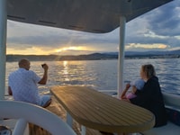 Viaje de catamarán privado en la bahía de Juan les Pins al atardecer - Housity