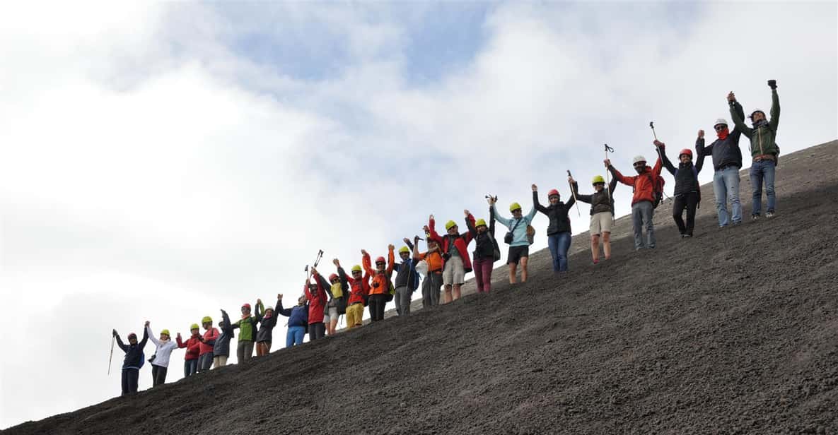 Afbeelding 14 van Onze Etna-excursie vanuit Catania met de kabelbaan en een 4x4 tot 3340 meter.